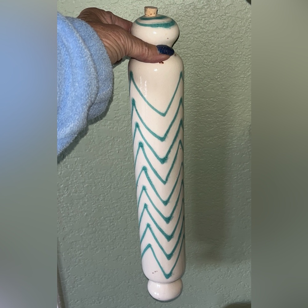 Anthropologie Ceramic Rolling Pin Aqua Chevron Water Fill 13” Discontinued Baker